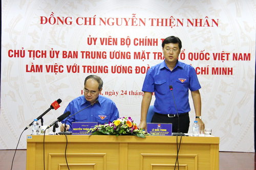 Đồng chí Lê Quốc Phong phát biểu