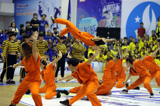 ĐH Tôn Đức Thắng vô địch Dance Battle, Bách Khoa đăng quang futsal - Ảnh 3.