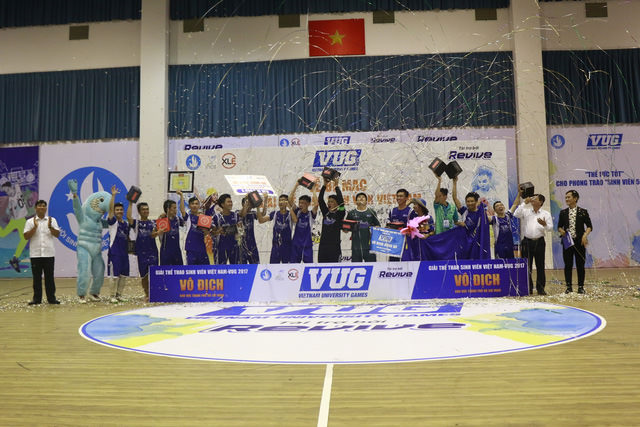 ĐH Bách Khoa giành ngôi vô địch Futsal sinh viên khu vực TP.HCM - Ảnh 2.
