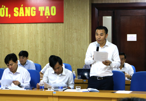 Các đại biểu tham góp ý kiến vào báo cáo chính trị Hội Sinh viên Việt Nam