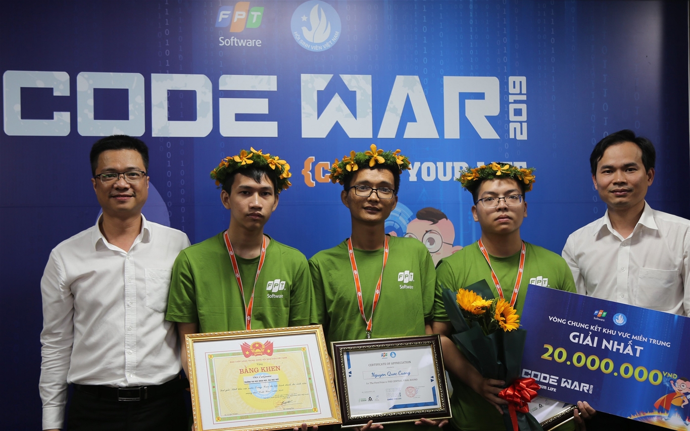 Đội EzGame giành giải Nhất khu vực miền Trung