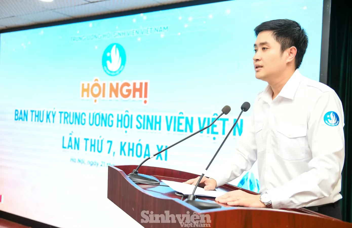 Anh Lâm Tùng - Phó Chủ tịch thường trực T.Ư Hội Sinh viên Việt Nam phát biểu khai mạc Hội nghị.